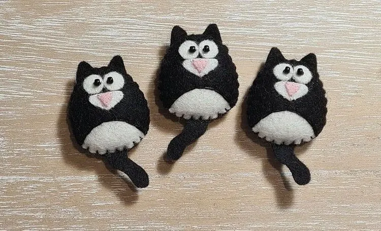 World of Kawaii Brooches - Various Animals*